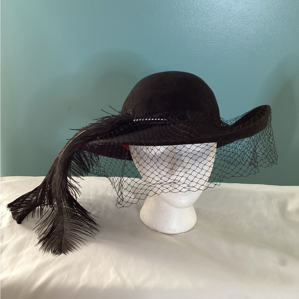 Wide Brim Black Hat